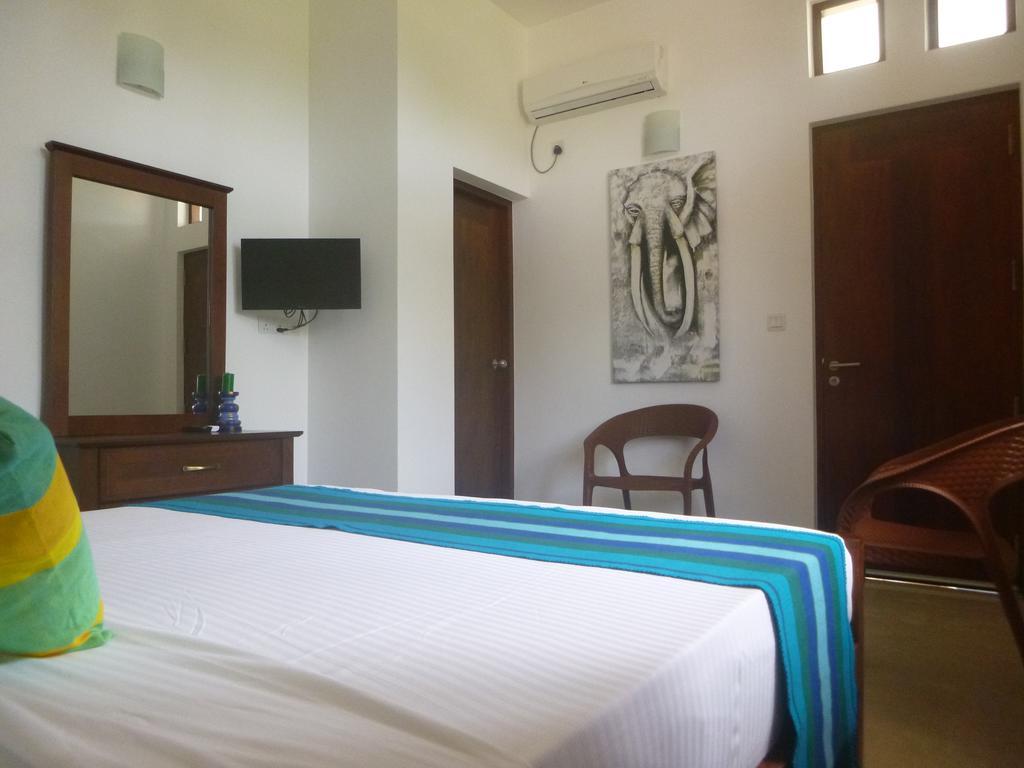 Bed and Breakfast Pick & Go White House Negombo Zewnętrze zdjęcie