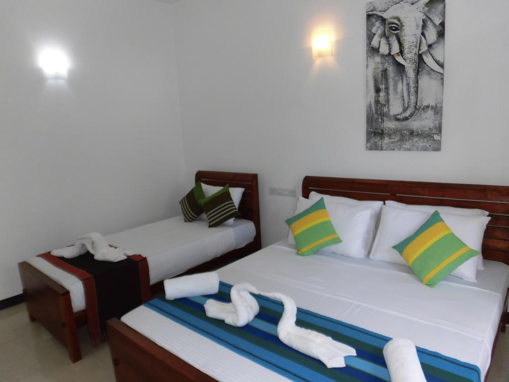 Bed and Breakfast Pick & Go White House Negombo Zewnętrze zdjęcie