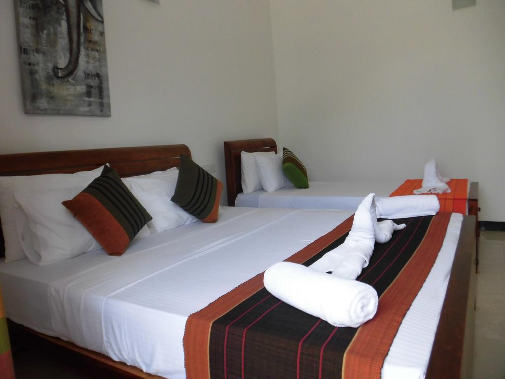 Bed and Breakfast Pick & Go White House Negombo Zewnętrze zdjęcie