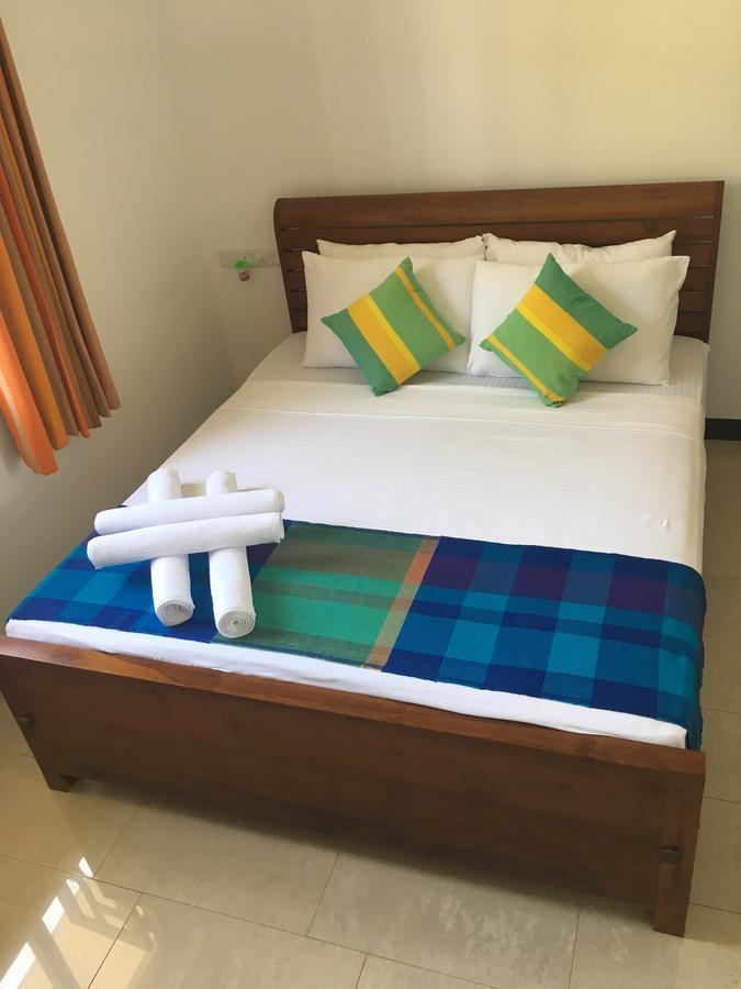 Bed and Breakfast Pick & Go White House Negombo Zewnętrze zdjęcie
